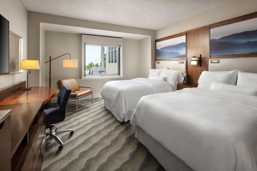 Classic Double Guest Room with Two Double Bed interior
